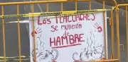 Estudiantes de la UNAM bloquean Insurgentes Sur exigiendo comedores comunitarios gratuitos