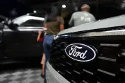 Ford mejora previsiones de ganancias para 2024