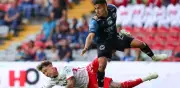 Gallos Blancos de Querétaro derrotan al Necaxa bajo la lluvia y mantienen sueño liguillero
