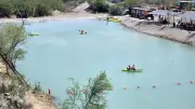 García Transforma el Río Pesquería en una Pequeña Playa Urbana