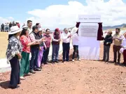 Gobernadora Delfina Gómez entrega deportivo rehabilitado en Santo Tomás de los Plátanos