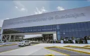 Guardia Nacional realiza operativo contra taxis en Aeropuerto de Guadalajara