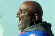 Lawrence Taylor cumple una semana hospitalizado por neumonía