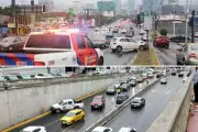 Lluvia de accidentes en la ciudad: Precipitaciones continúan causando caos vial