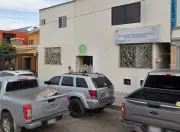 Médico prófugo en Sonora por muertes con sueros vitaminados: Fiscalía busca captura