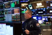 Mercados de EU abren con pérdidas a la espera de la Fed