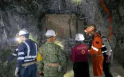 Más de 300 elementos trabajan en rescate de mineros atrapados en Santa Fe, Sinaloa