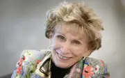 Muere Edith Eger, sobreviviente de Auschwitz y autora de 'La bailarina de Auschwitz'