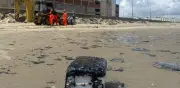 Nuevas manchas de hidrocarburo contaminan playas de Coatzacoalcos en Veracruz