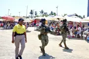 Patrulla Marina Vigila Playas de Acapulco para Proteger a Turistas