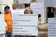 Pensionados exigen pago inmediato de prestaciones al ISSSTE en protesta nacional
