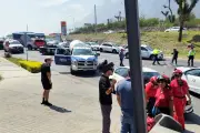 Provoca choque múltiple en Leones; hay 3 heridos