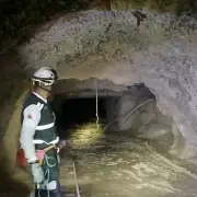 Rescatan con vida a minero tras 13 días atrapado en Sinaloa; otro hallado sin vida