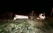 Segundo accidente consecutivo: Pipa vuelca y derrama combustible en Carretera a Nogales, Jalisco