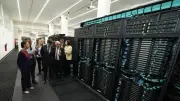 Sheinbaum culmina gira en España con supercomputadora y encuentro con Serrat