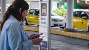 Tarifas de taxis aeroportuarios en CDMX se disparan: usuarios migran a aplicaciones móviles