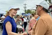 Tatiana Clouthier Recorre Calles de Guadalupe para Escuchar a los Ciudadanos