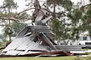 Tornado en Texas deja un muerto y 20 familias desplazadas