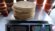 Tortilleros de CDMX explican que el alza en el precio de la tortilla se debe a múltiples insumos, no solo al maíz