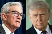 Trump Amenaza Nuevamente con Remover a Powell de la Fed en Medio de Tensiones