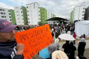 Vecinos de Puebla protestan contra recicladora en mitin de CSP por contaminación