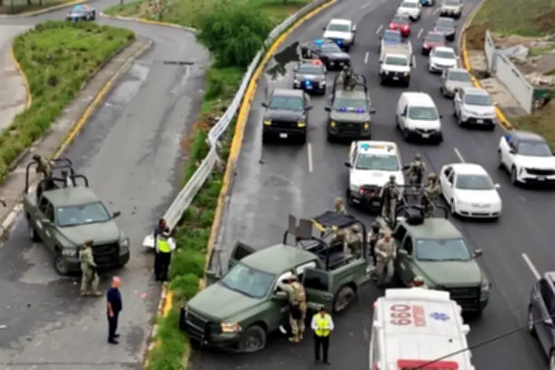 Accidente militar en Leones deja tres heridos