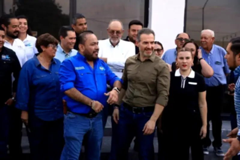 Adrián se reúne con panistas y priistas en busca de acuerdos