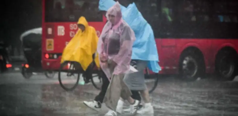 Aguacero con granizada inunda el Centro Histórico y vialidades de CDMX