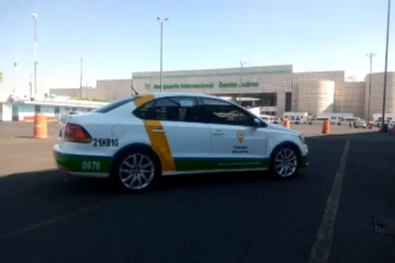 AICM y taxistas acuerdan medidas de ordenamiento