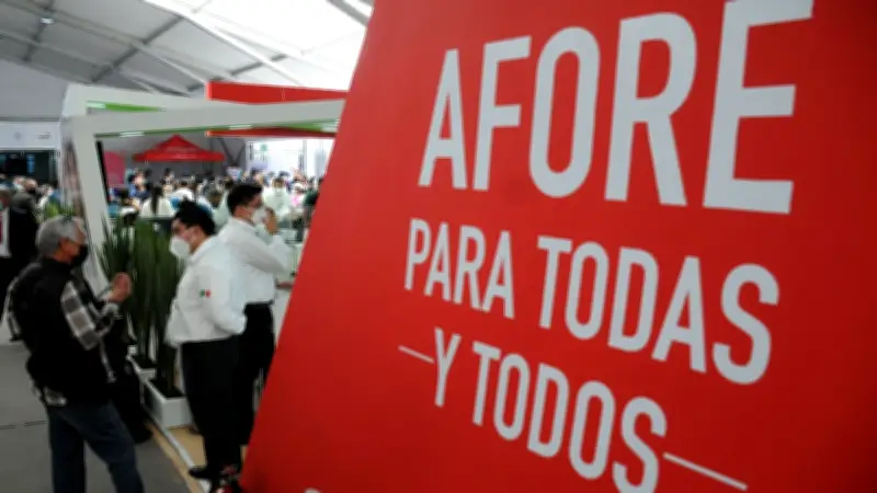 Alertan por aumento de retiros de Afores por desempleo; riesgo de perder semanas