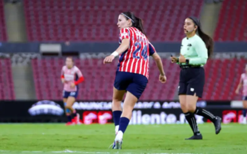 Alicia Cervantes rompe récord histórico de goles con Chivas