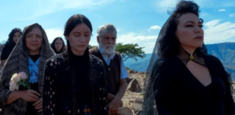 'Allá': la historia de un pueblo sin hombres donde las mujeres se unen para sobrevivir