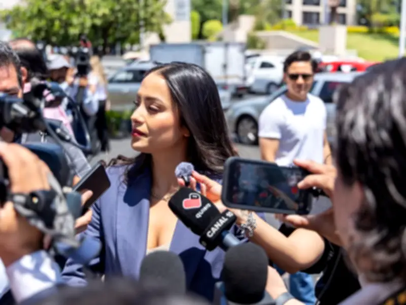 Alondra Fausto impulsa transporte universitario en Jalisco