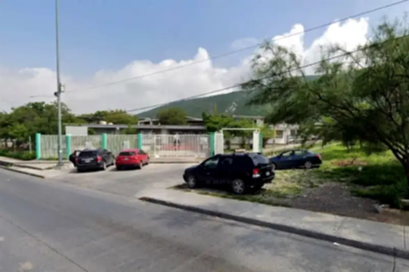 Alumna golpea a compañero con talache en escuela de NL