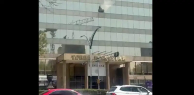 Apagan incendio en Torre Bienestar de CDMX sin lesionados