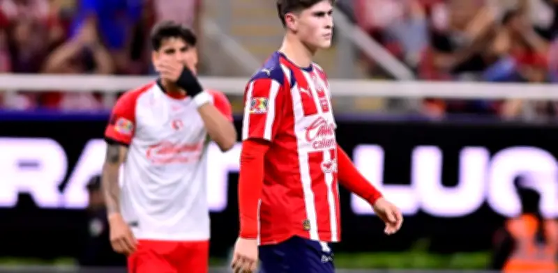 Armando 'Hormiga' González amenaza con no volver a Chivas tras Mundial 2026