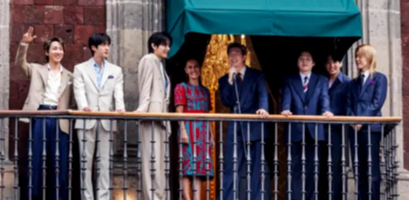 ARMY invade el Zócalo: 50 mil fans reciben a BTS en Palacio Nacional