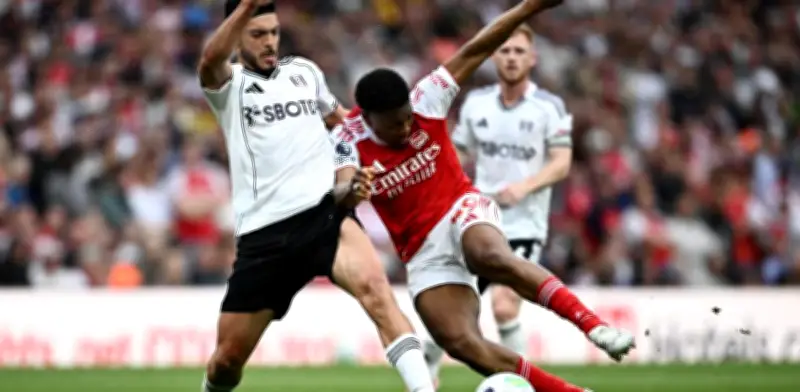Arsenal golea 3-0 al Fulham y sigue líder de la Premier; Jiménez discreto