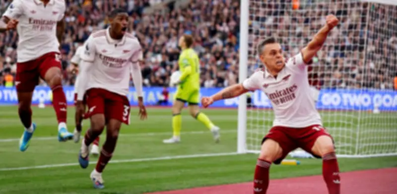 Arsenal vence al West Ham y sigue firme en la cima de la Premier League