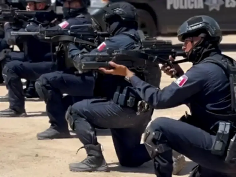 Aseguran 17 vehículos y armas en operativo en Hidalgo