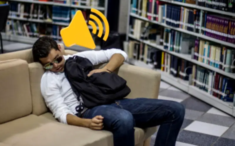 Audífonos para dormir: el hábito nocturno que daña tu audición