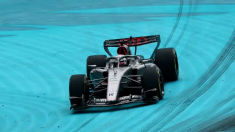 Auto de Nico Hülkenberg se incendia y abandona sprint en Miami