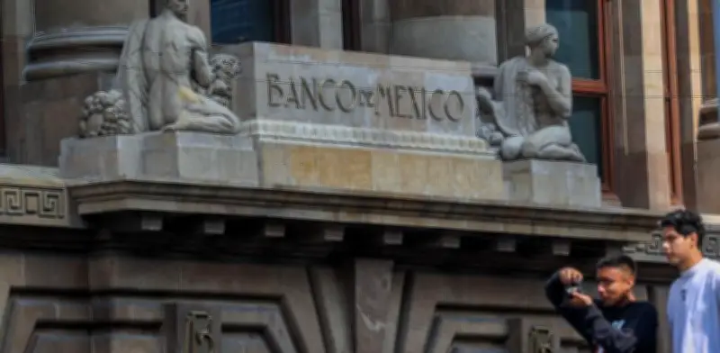 Banxico recorta tasa a 6.5% y señala que es 'apropiado' mantenerla