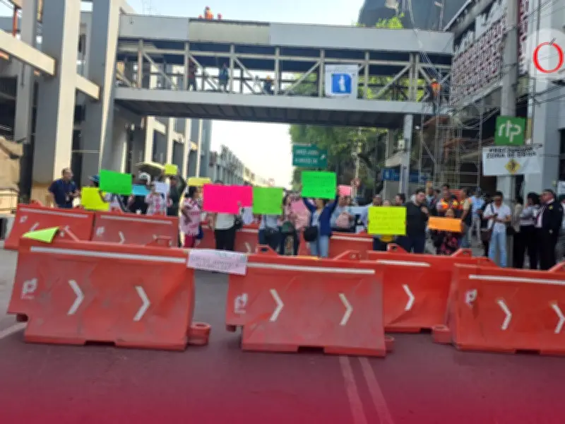 Bloqueo en San Antonio Abad: manifestantes penitenciarios paralizan Calzada de Tlalpan