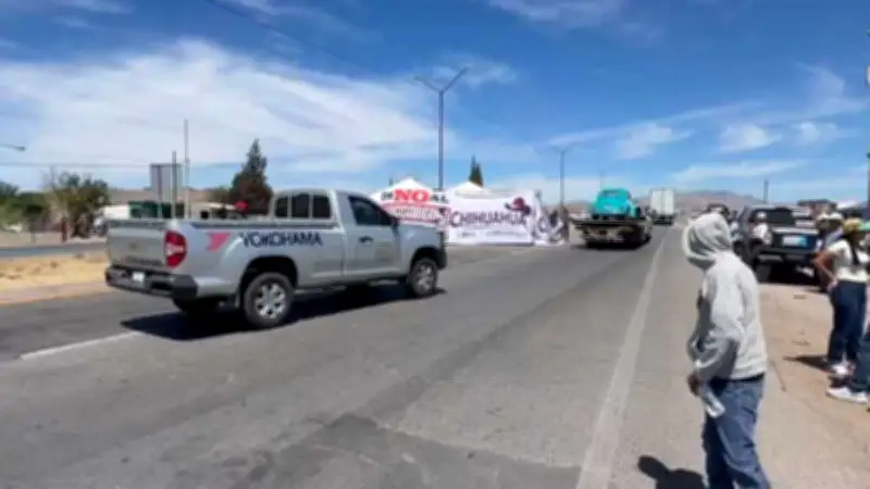 Bloqueos parciales en carretera Delicias-Chihuahua por marcha de Morena