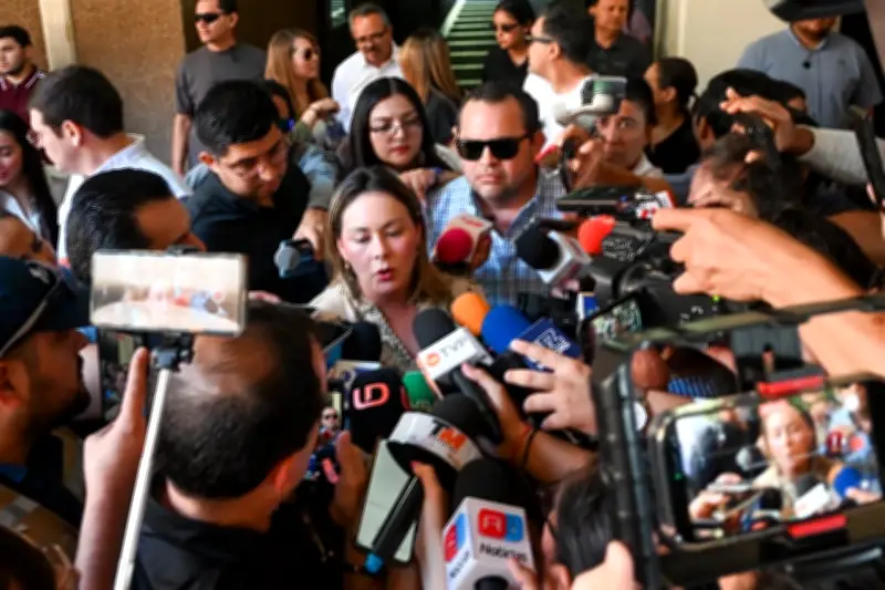 Bonilla evade hablar sobre ausencia de Eneyda Rocha en evento del DIF