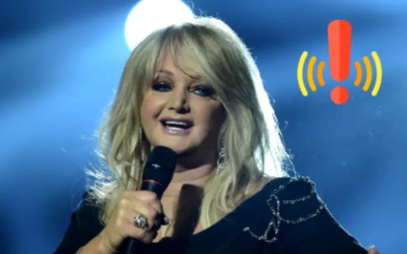 Bonnie Tyler en coma inducido tras cirugía intestinal de emergencia