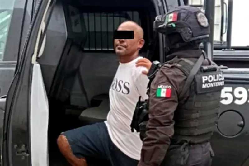 Caen 2 con 65 dosis de cristal en operativo policial