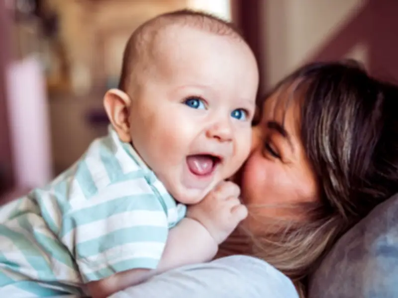 Cambios cerebrales en la maternidad: cómo las hormonas transforman el cerebro materno