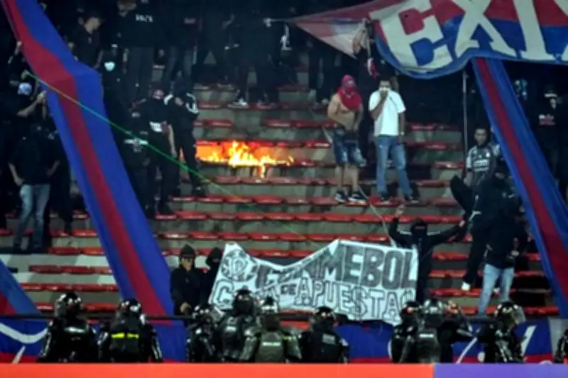 Cancelan partido de Libertadores por incidentes en tribuna